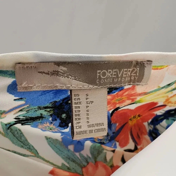 Forever 21 Floral Short Sleeve Top - Picture 3 of 3